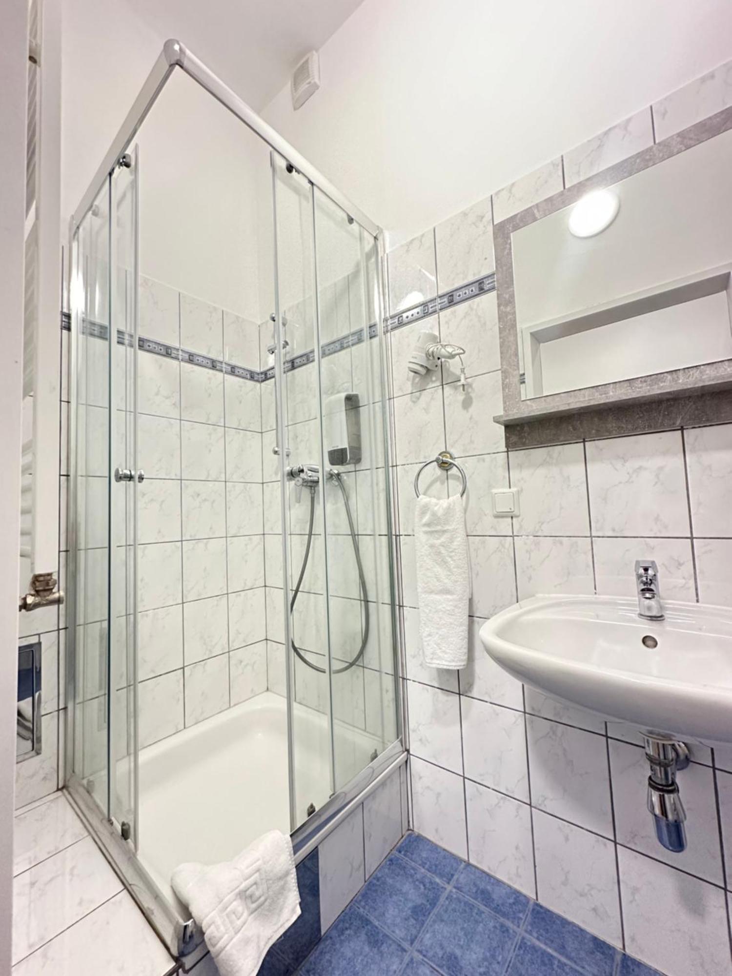Hisa Apartments Виена Екстериор снимка