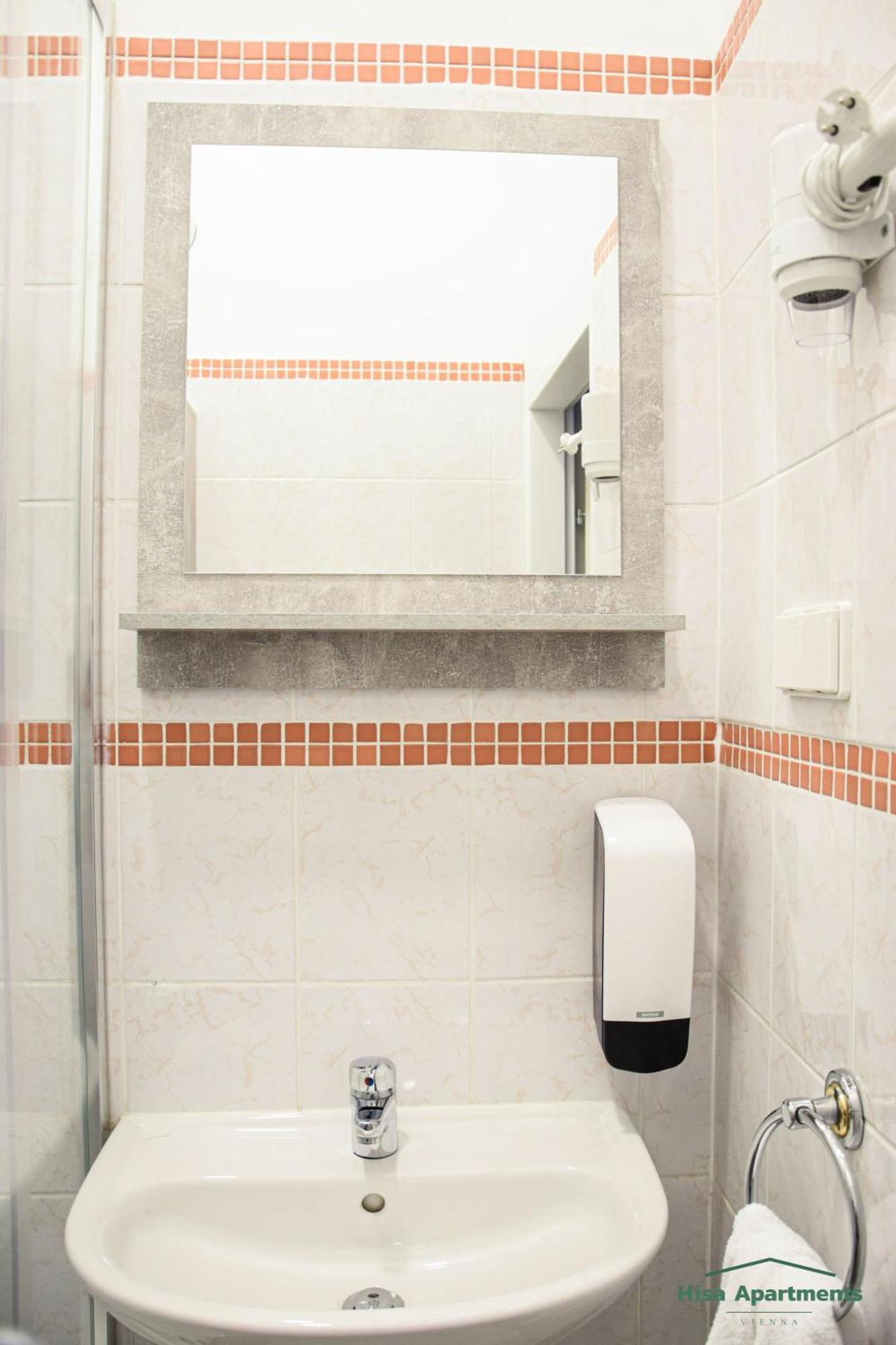 Hisa Apartments Виена Екстериор снимка